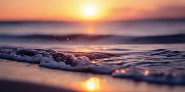 只有夕阳陪伴我究竟是哪首歌？