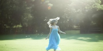 对面的小姐姐奔跑是哪首歌呢？